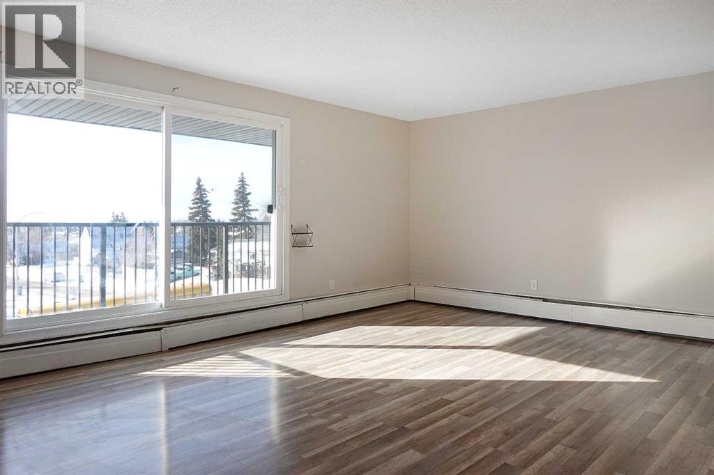 Single Family House for Sale in    Avenue Mountview Grande Prairie 