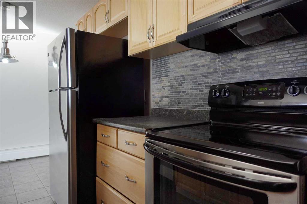 Single Family House for Sale in    Avenue Mountview Grande Prairie 