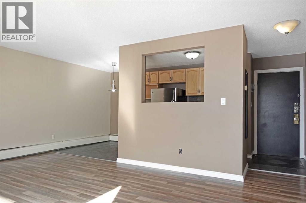 Single Family House for Sale in    Avenue Mountview Grande Prairie 