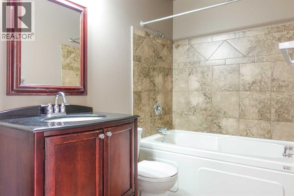 Single Family House for Sale in    Avenue Mountview Grande Prairie 