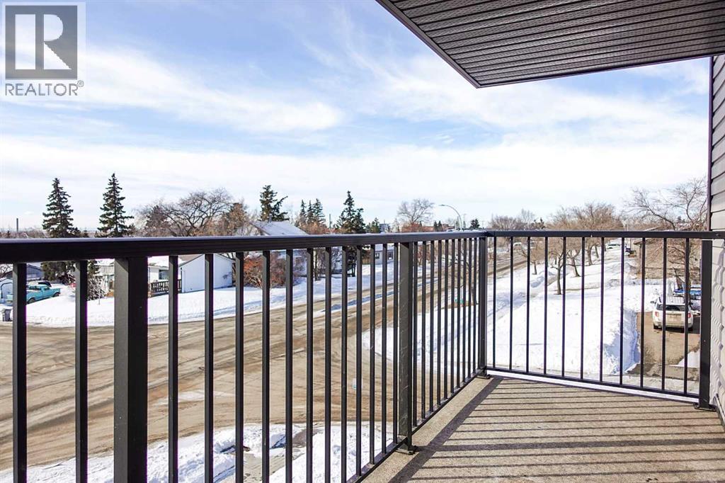Single Family House for Sale in    Avenue Mountview Grande Prairie 
