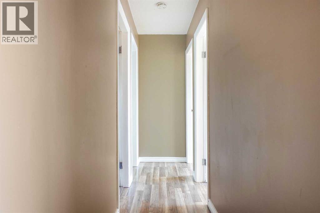 Single Family House for Sale in    Avenue Mountview Grande Prairie 