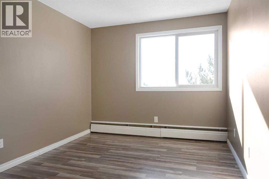 Single Family House for Sale in    Avenue Mountview Grande Prairie 