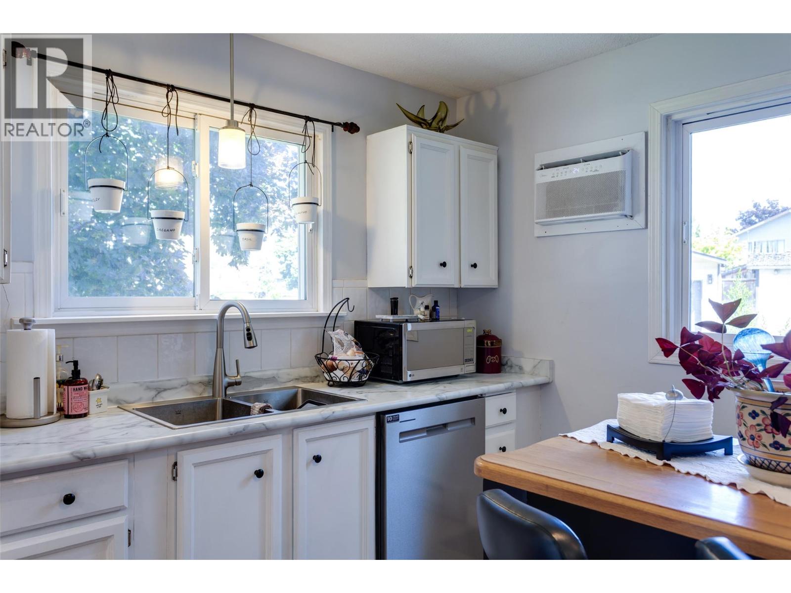  1490 Cornwall Road, Kelowna