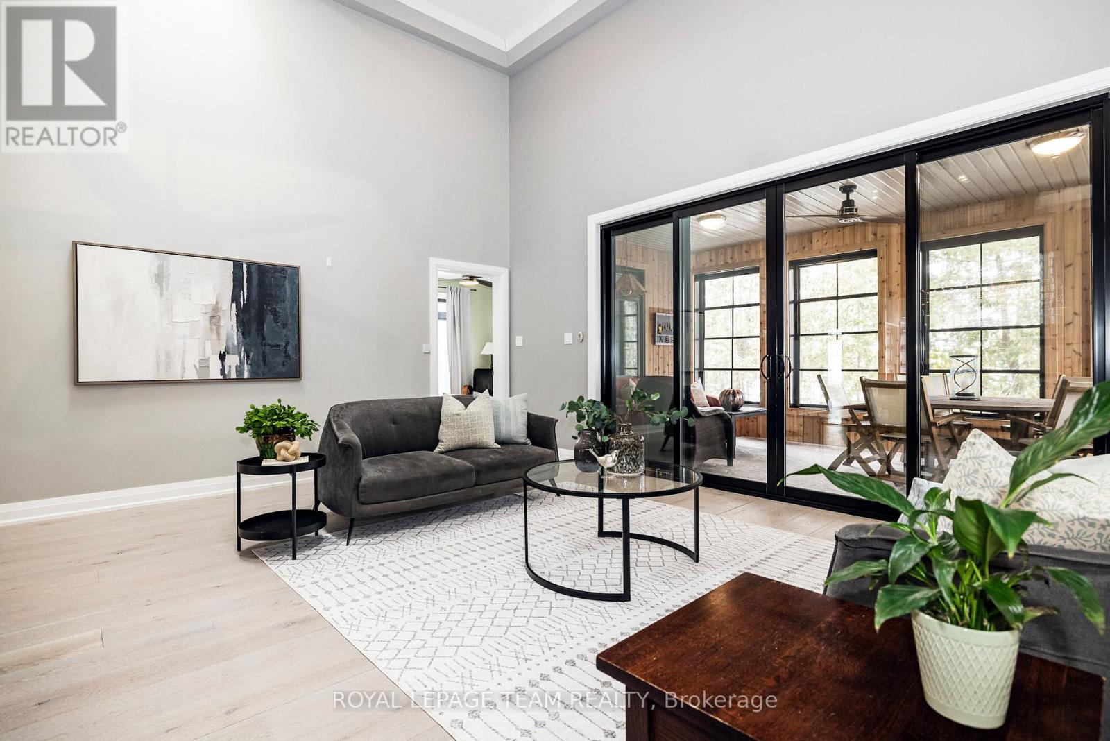 28 GEORGE STREET - 9