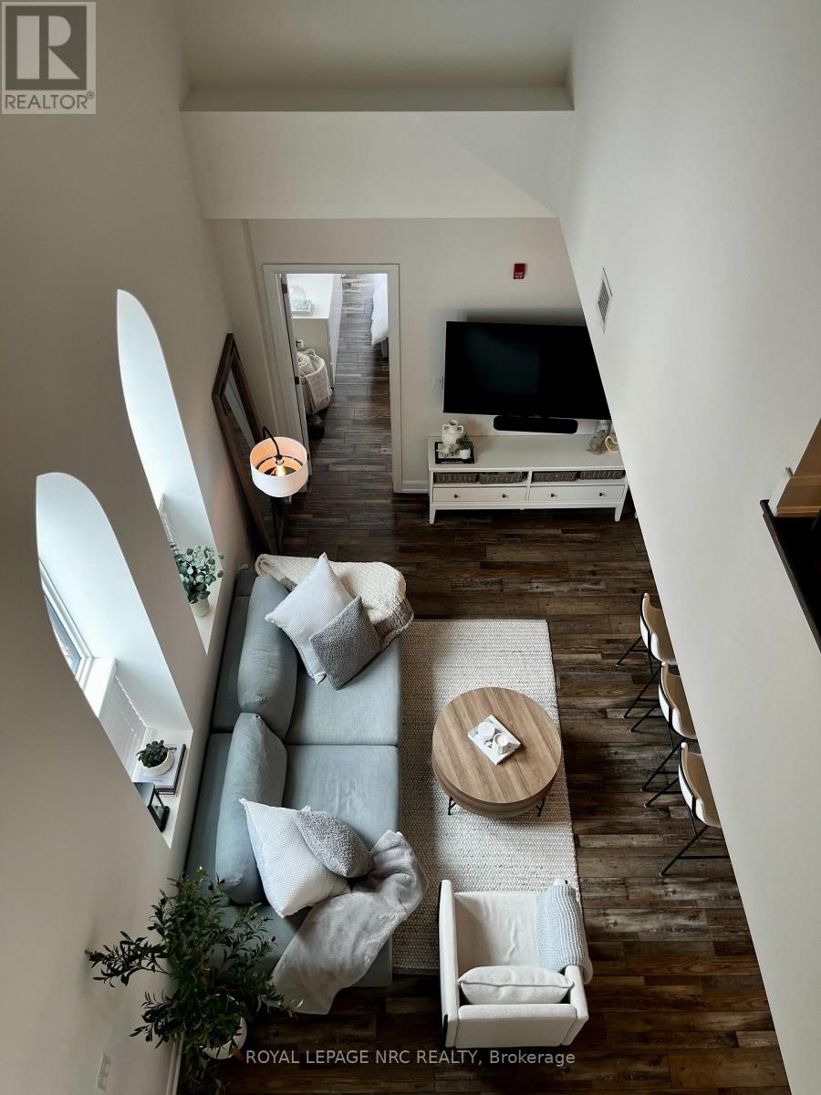 12 - 405 MERRITT STREET