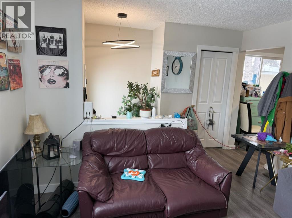 6320 Hewson Avenue, Red Deer