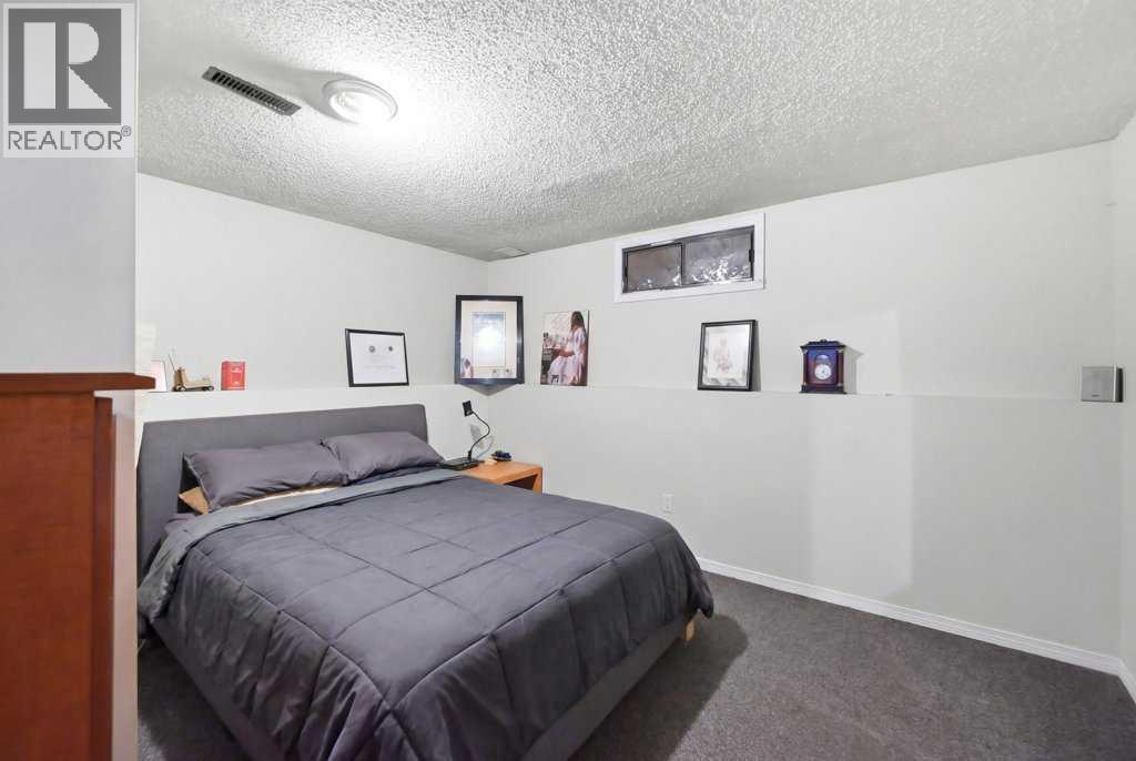 Single Family House Bi-level for Sale in  Castleridge Drive NE Castleridge Calgary 