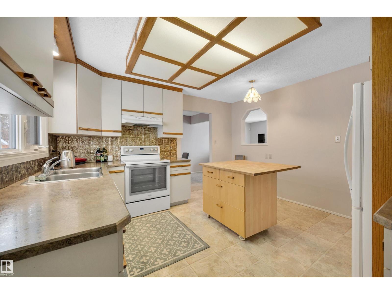 39 WOODSTOCK DR, Sherwood Park