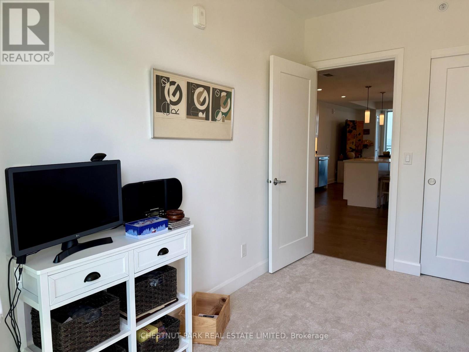 #317 129B SOUTH STREET - 27