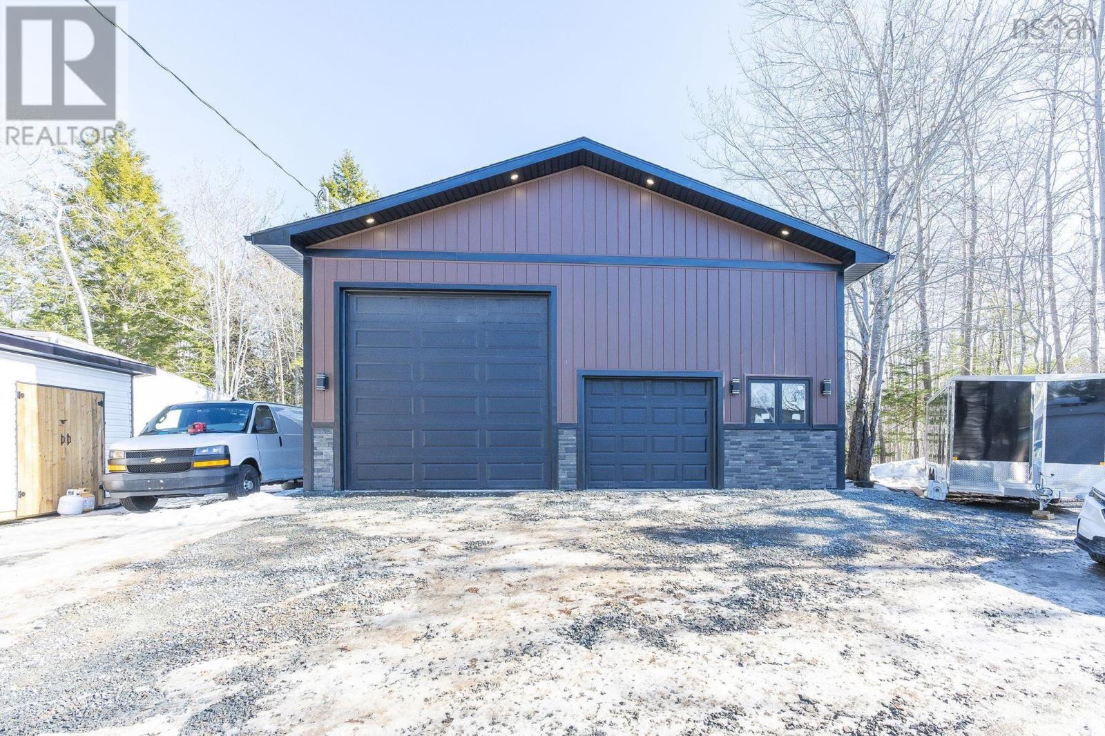 Property 11 of 37 of 4880 Highway 2