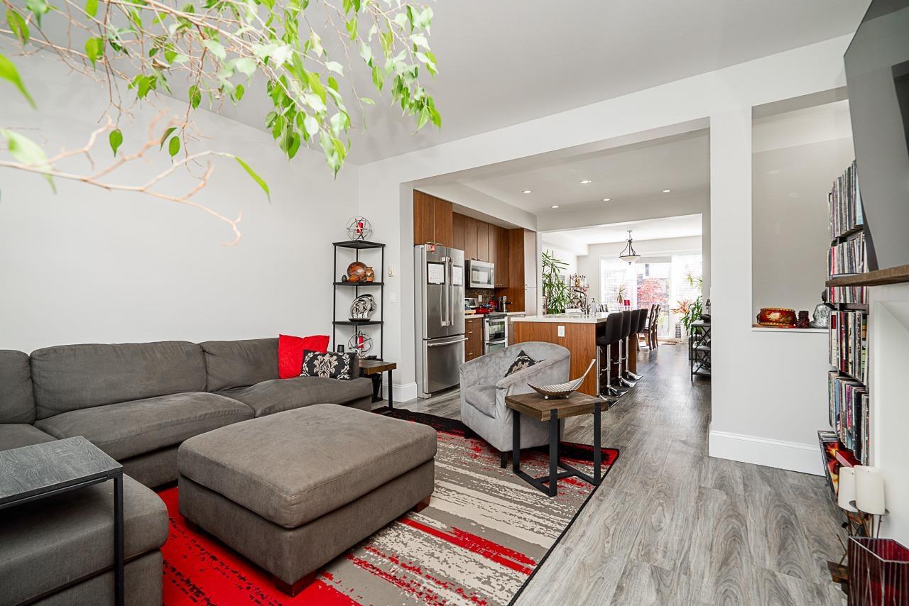 2 2450 161A STREET, Surrey