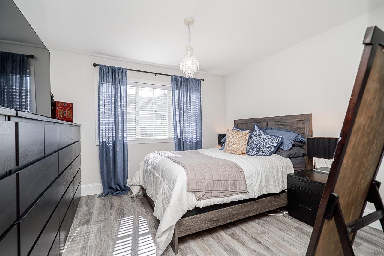 2 2450 161A STREET, Surrey