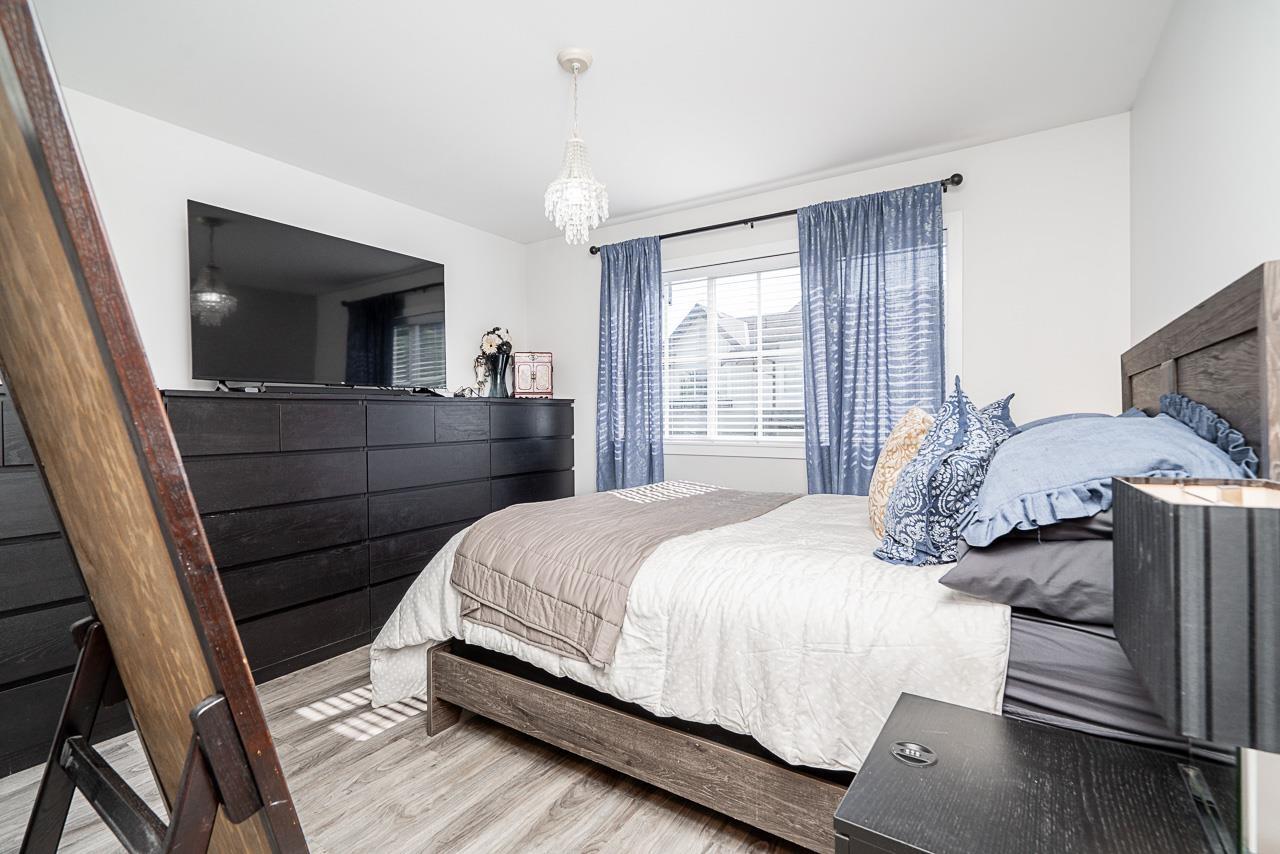 2 2450 161A STREET, Surrey