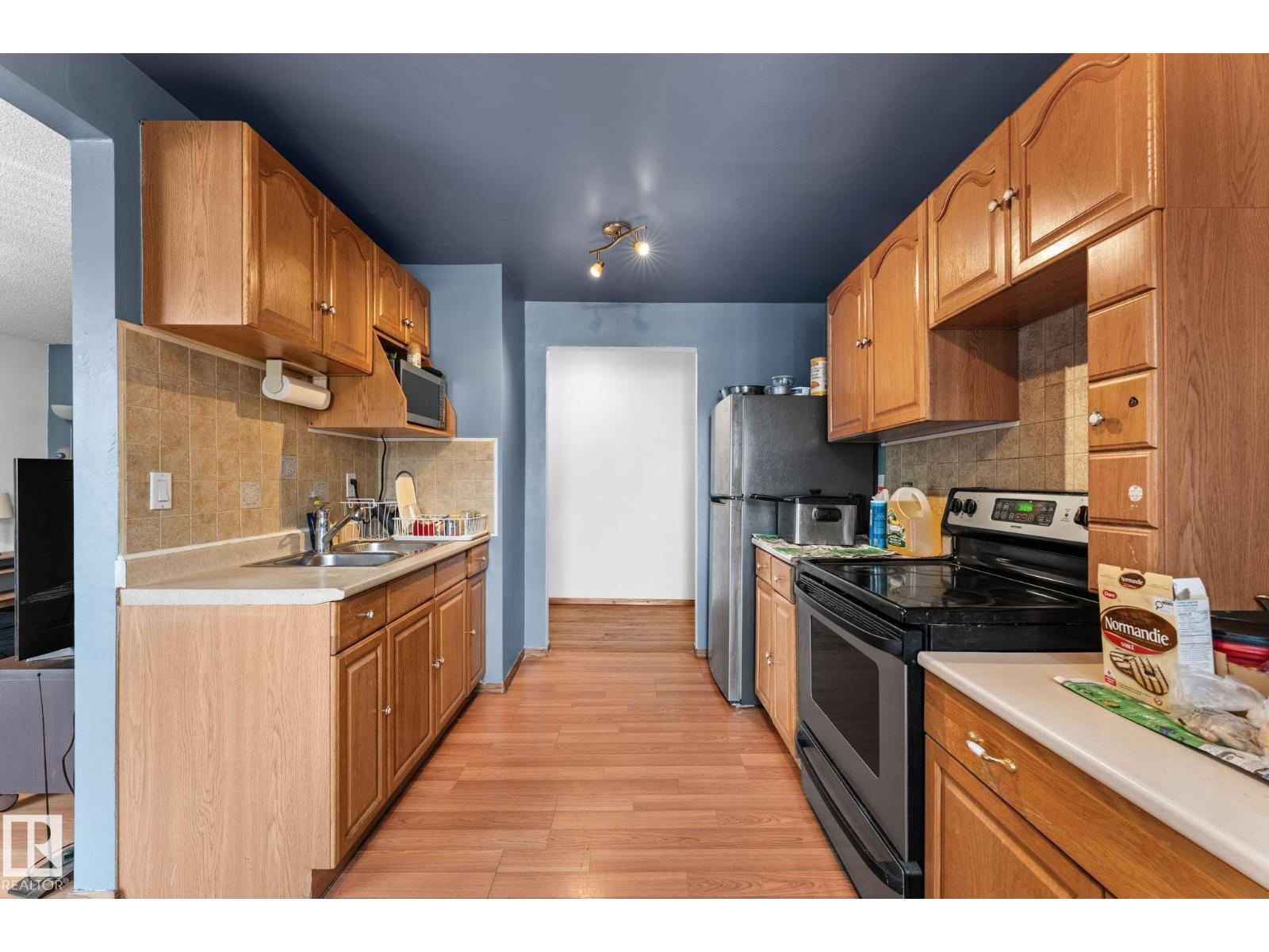 #303 11907 81 ST NW, Edmonton