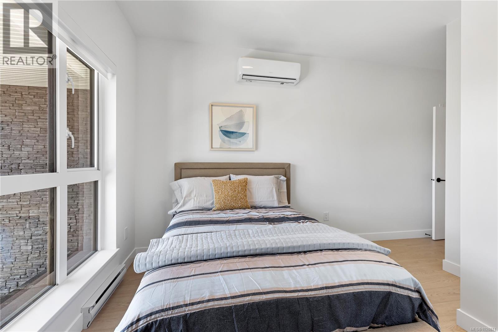 #104 2629 MILLSTREAM RD - 21