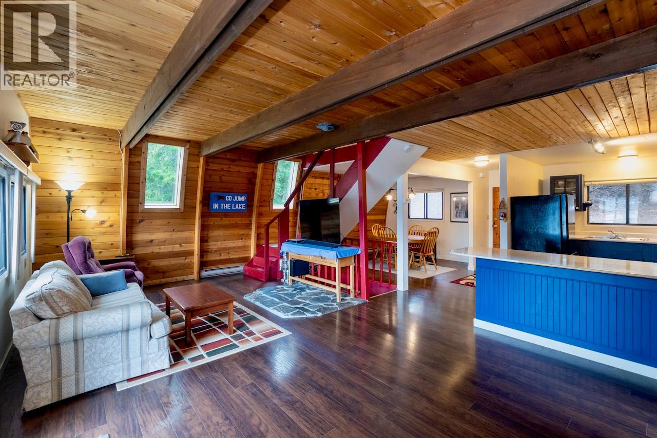 7547 Golden Spur Trail, Anglemont