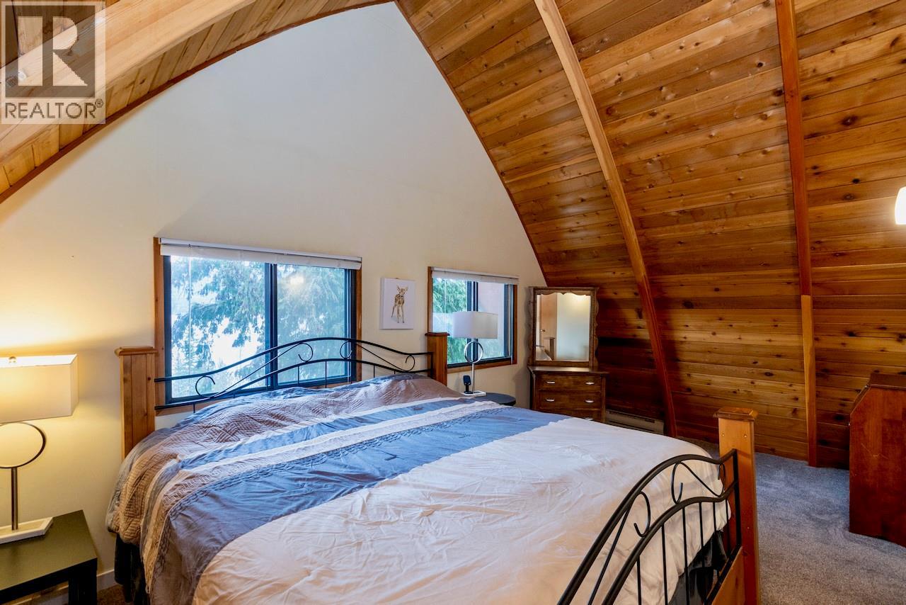 7547 Golden Spur Trail, Anglemont