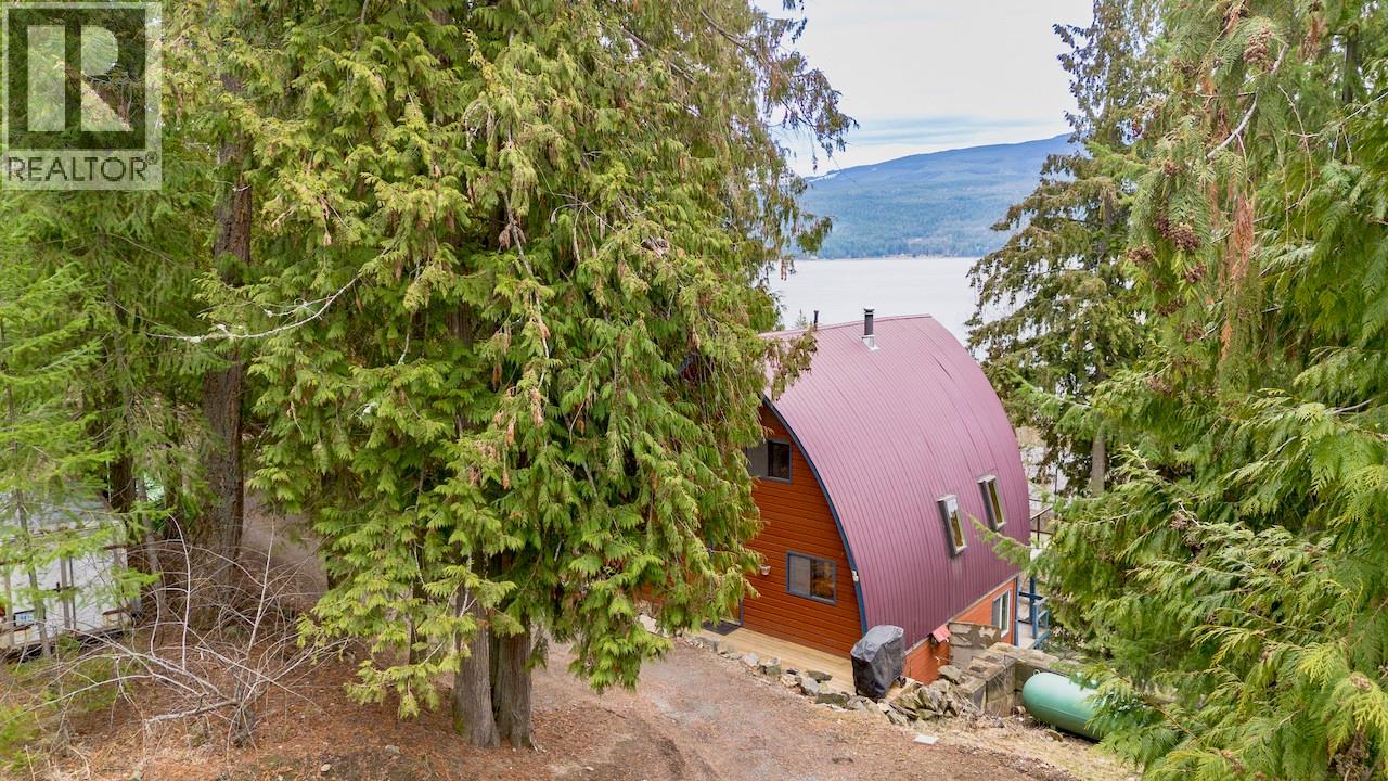 7547 Golden Spur Trail, Anglemont