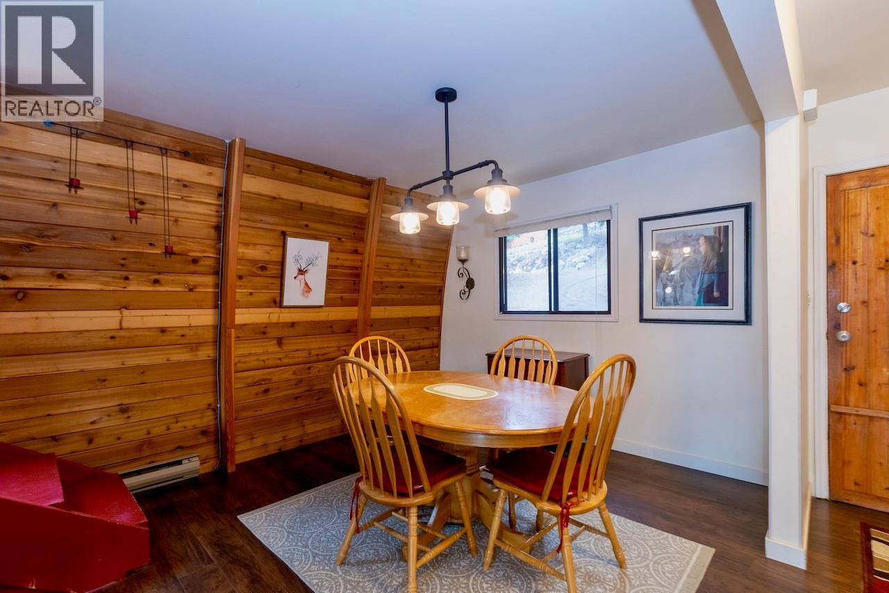 7547 Golden Spur Trail, Anglemont