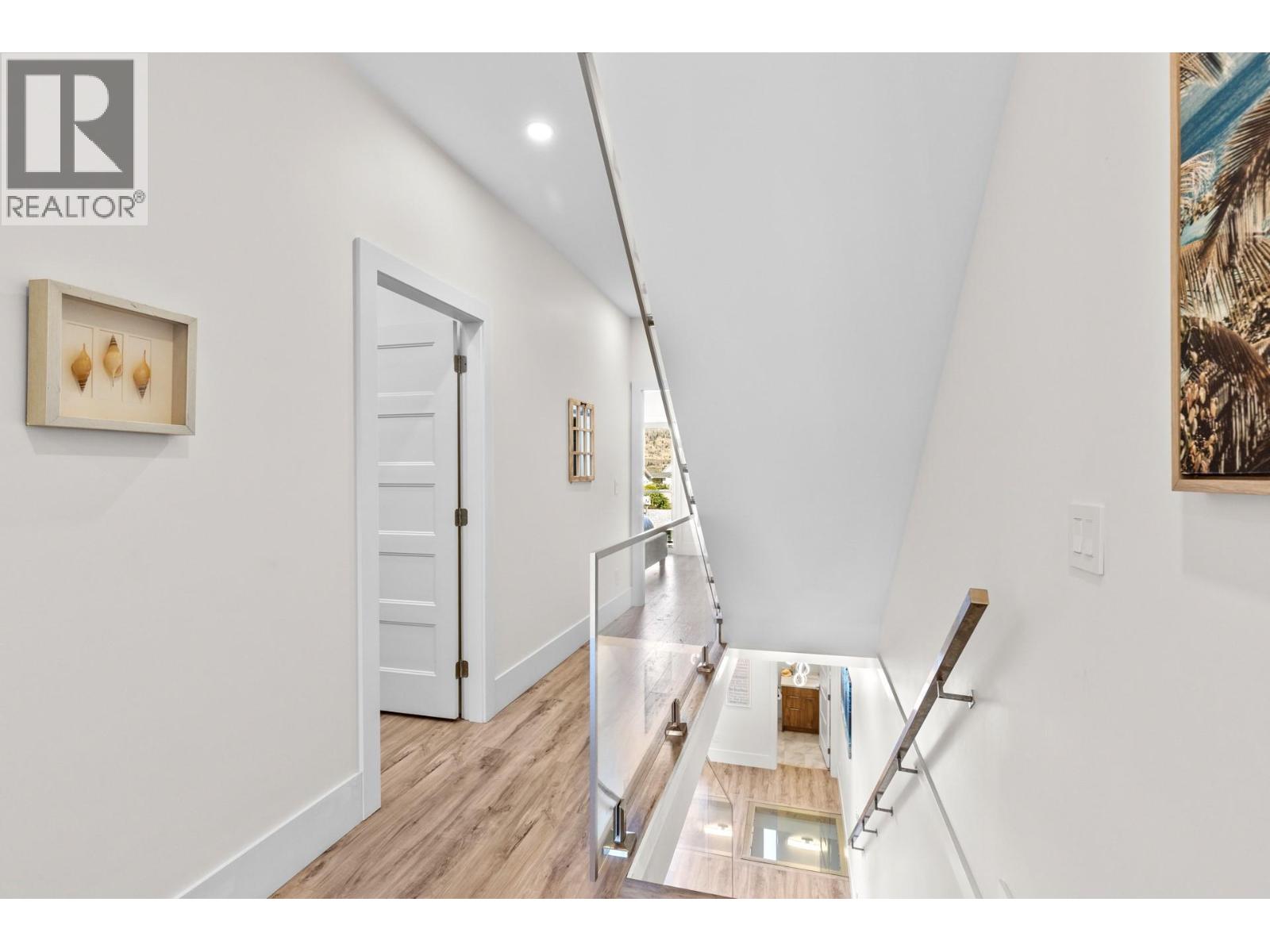 #3 18 Loon Crescent - 22