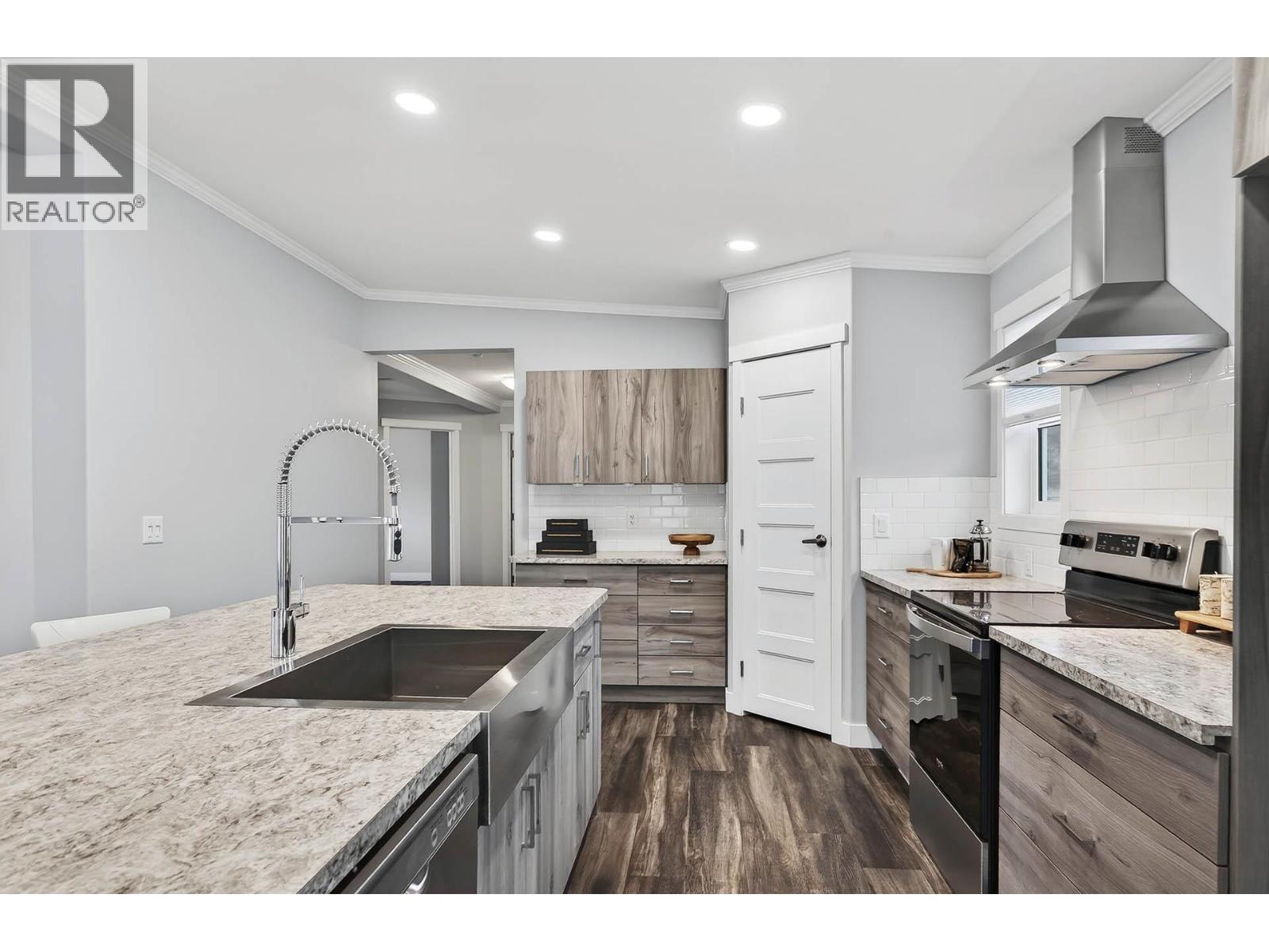 5005 RIVER Road Unit# 153, Pritchard