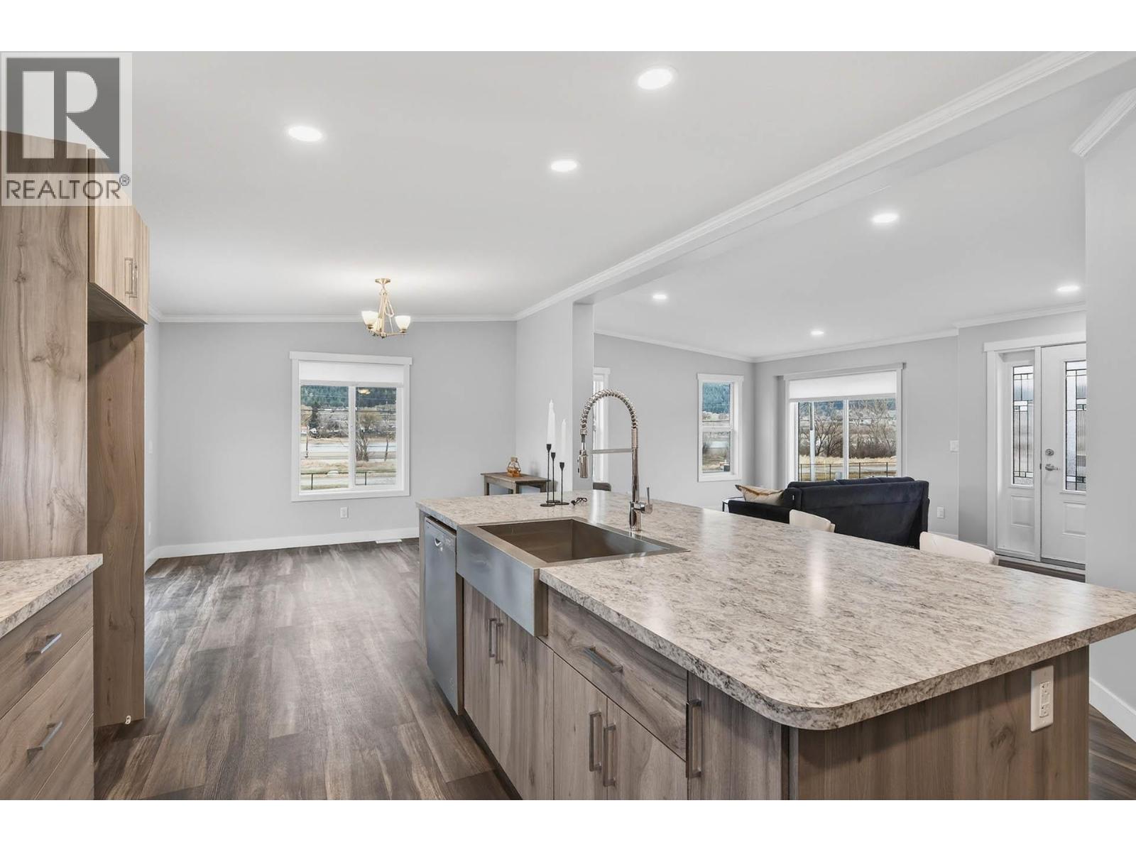 5005 RIVER Road Unit# 153, Pritchard