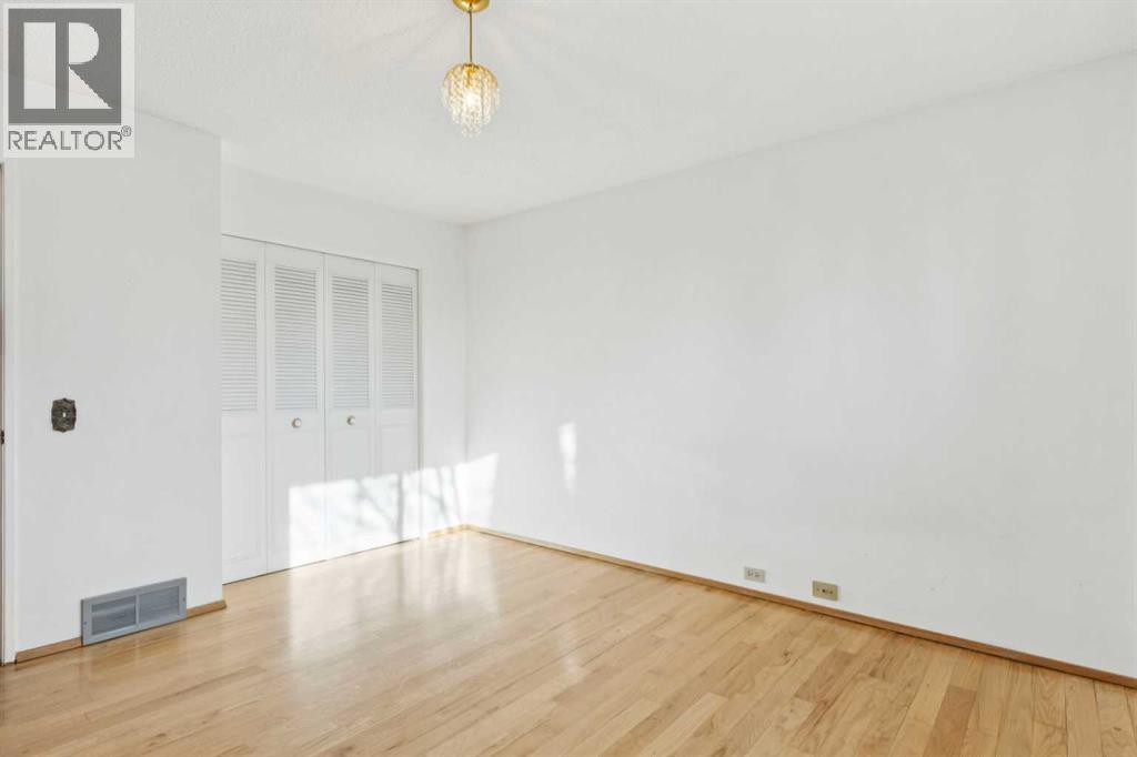 Single Family House Bungalow for Sale in  Huntcroft Road NE Huntington Hills Calgary 