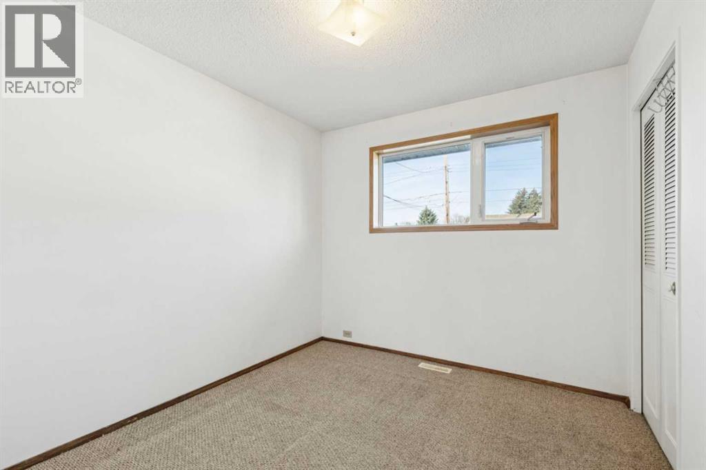 Single Family House Bungalow for Sale in  Huntcroft Road NE Huntington Hills Calgary 