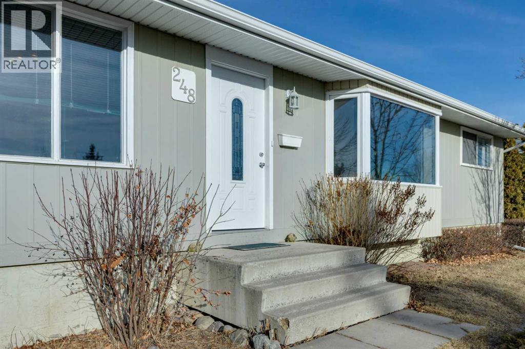 Single Family House Bungalow for Sale in  Huntcroft Road NE Huntington Hills Calgary 