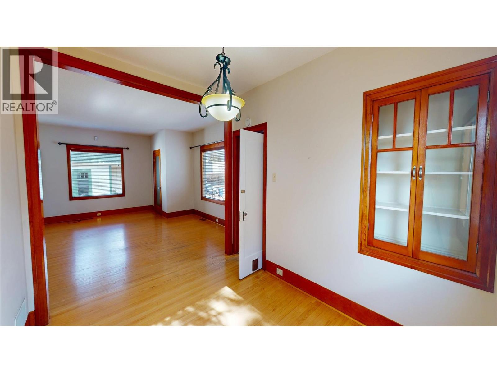 331 10th Avenue S, Cranbrook