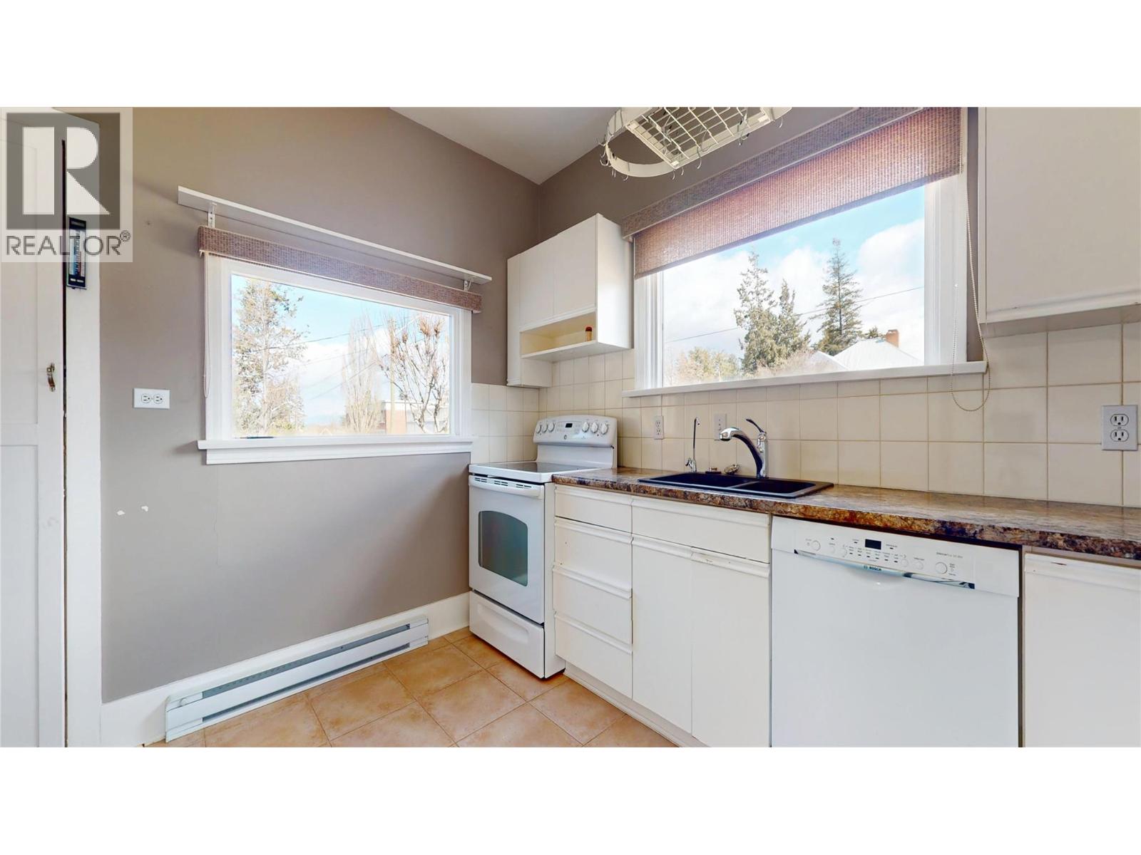 331 10th Avenue S, Cranbrook