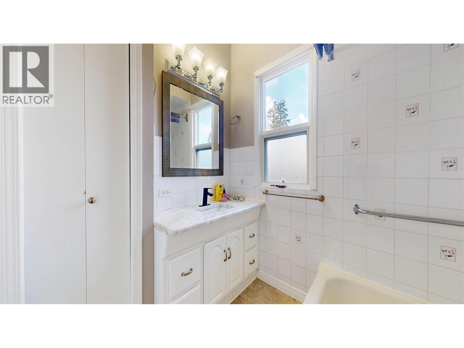 331 10th Avenue S, Cranbrook