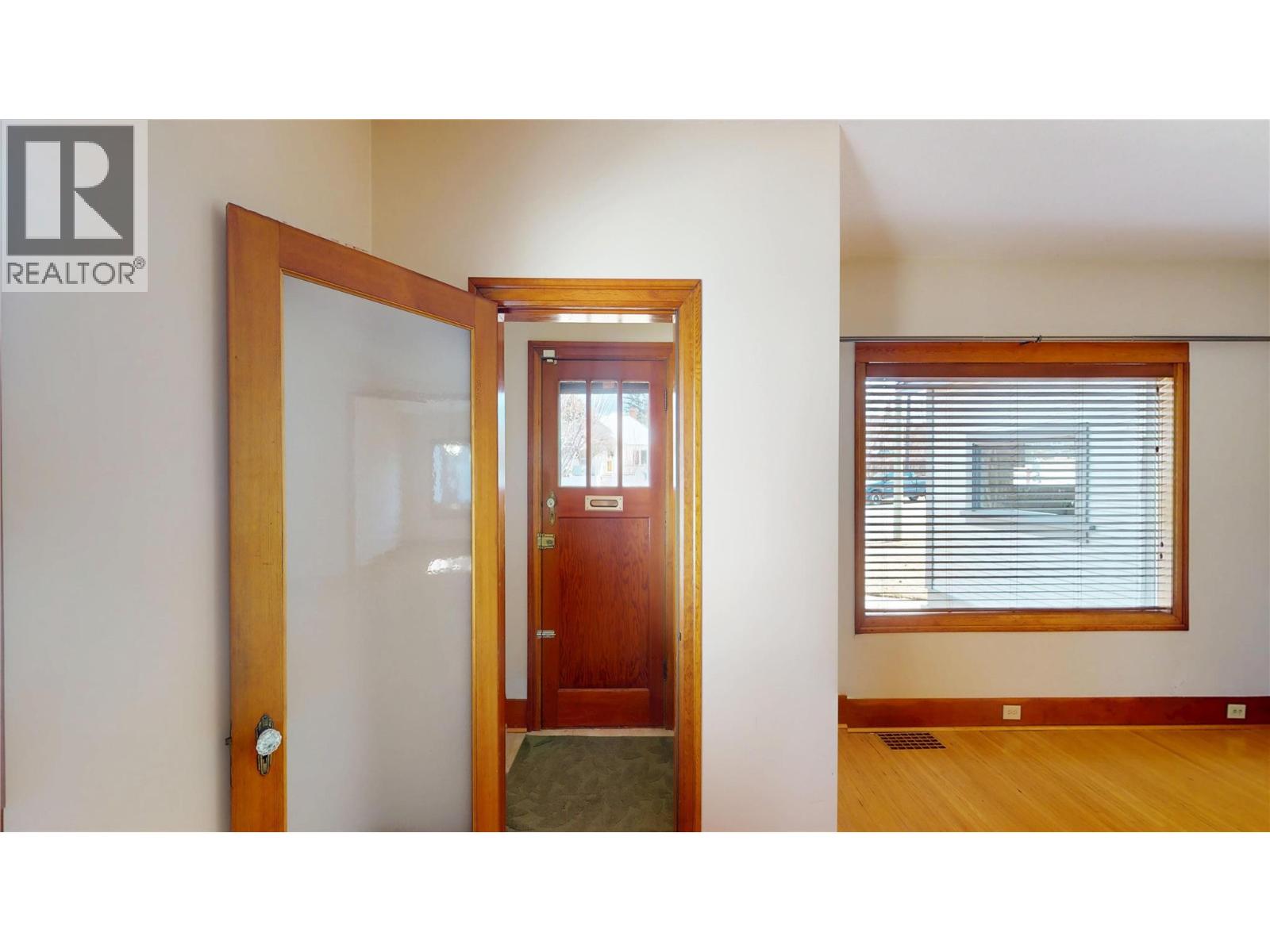 331 10th Avenue S, Cranbrook