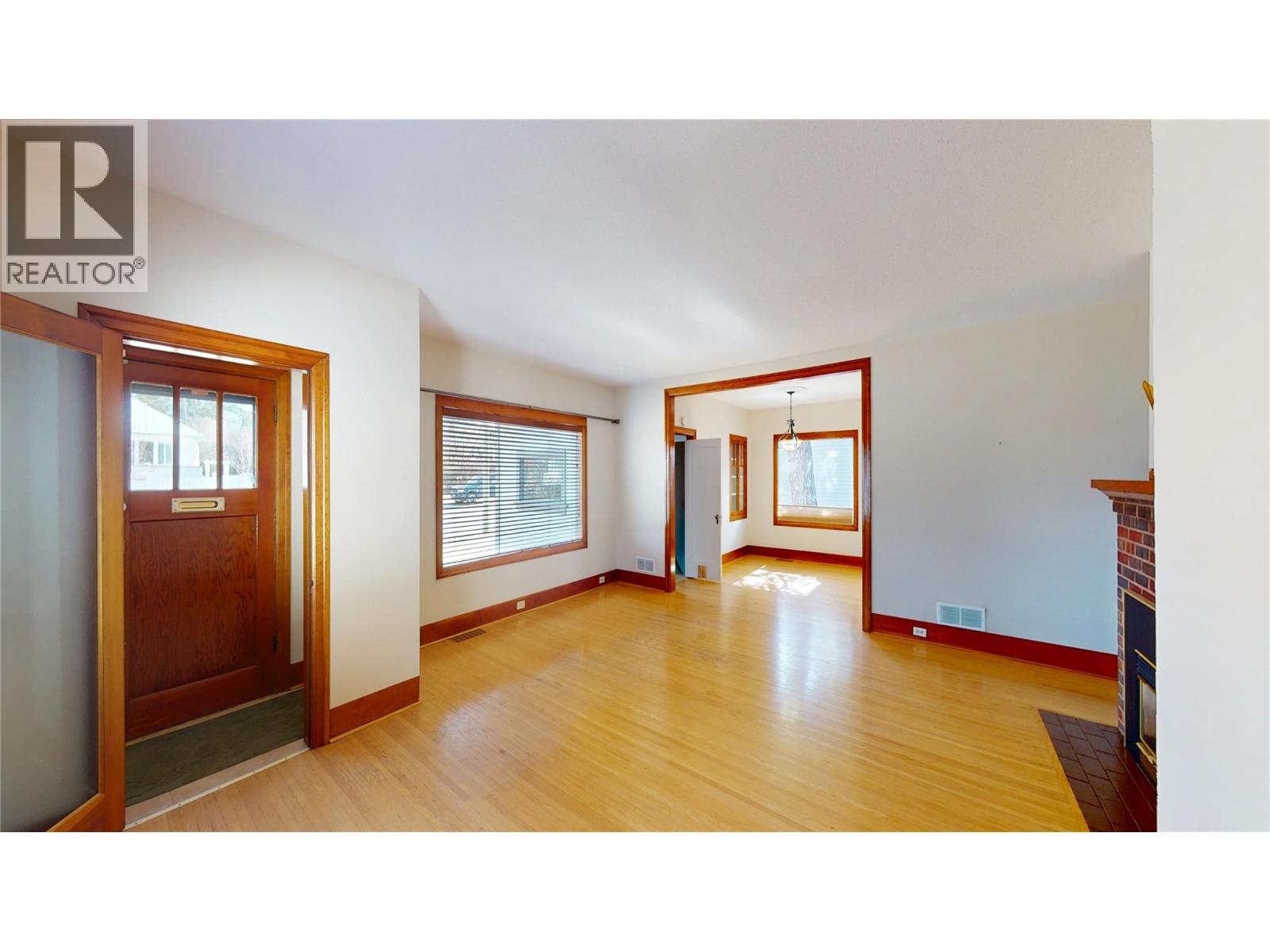 331 10th Avenue S, Cranbrook