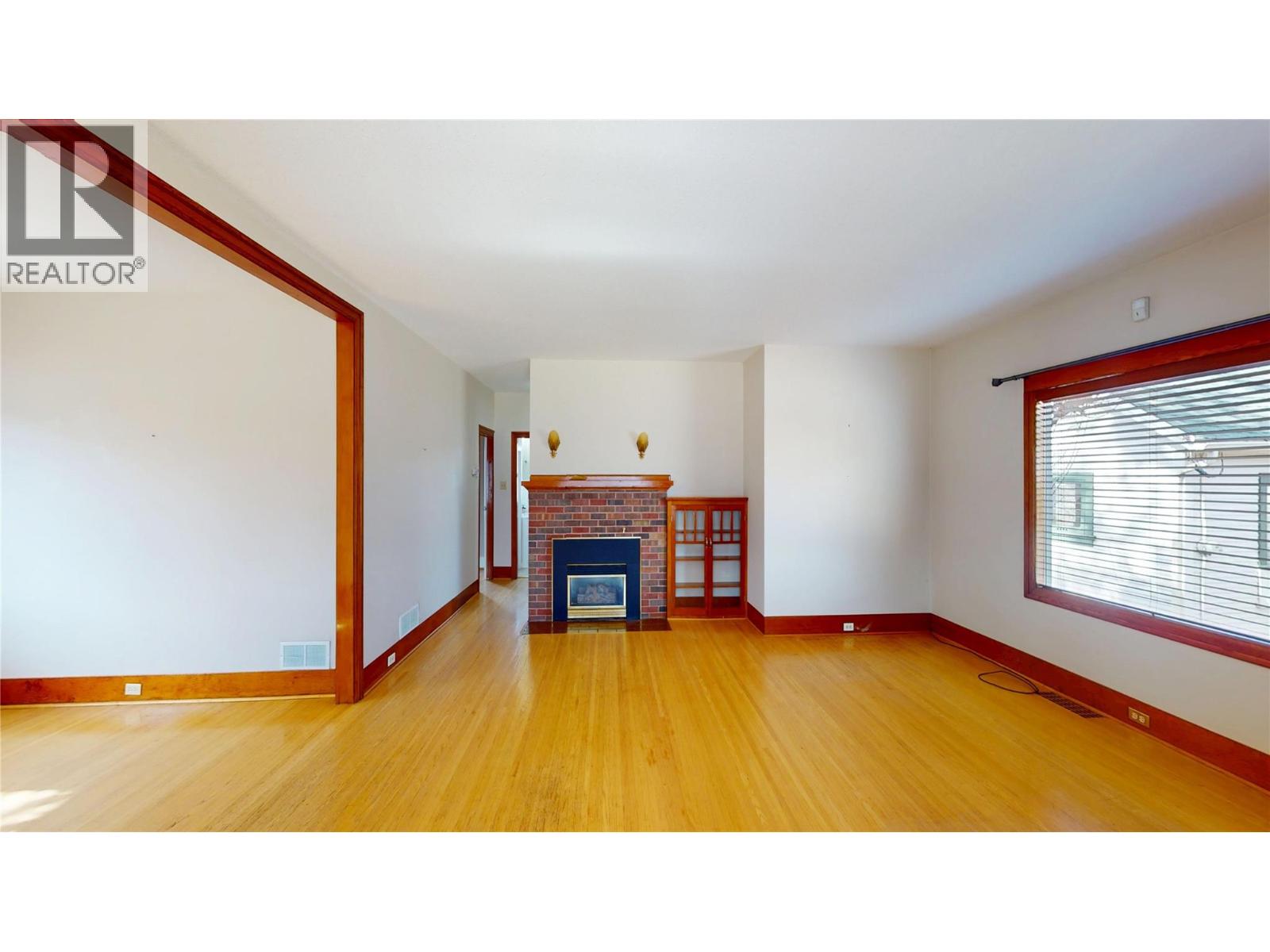 331 10th Avenue S, Cranbrook