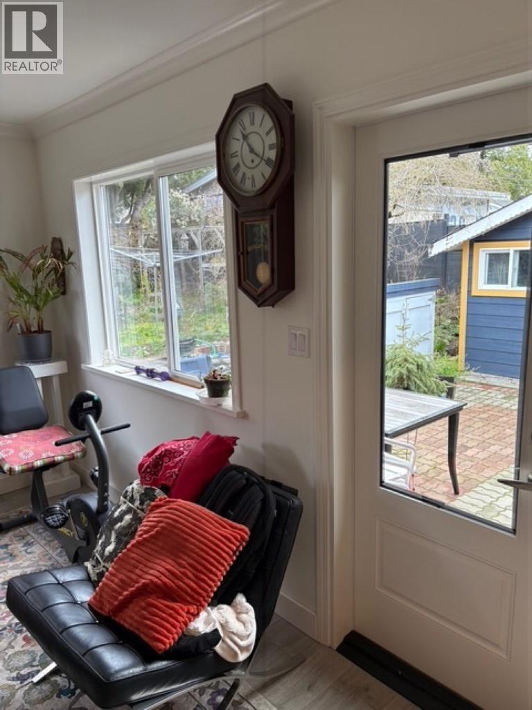 5702 MEDUSA STREET, Sechelt