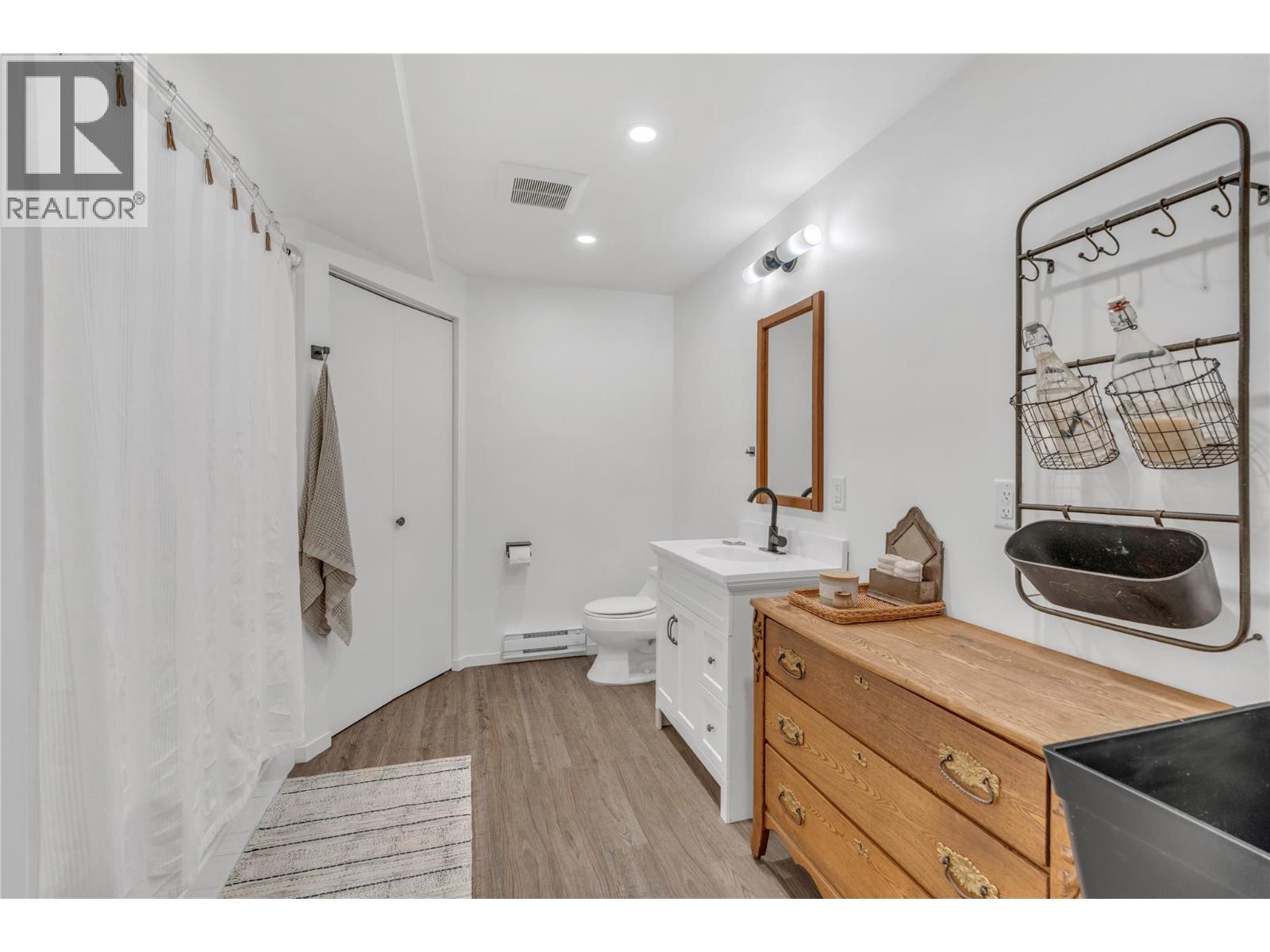 5100 Wilson Road, Summerland