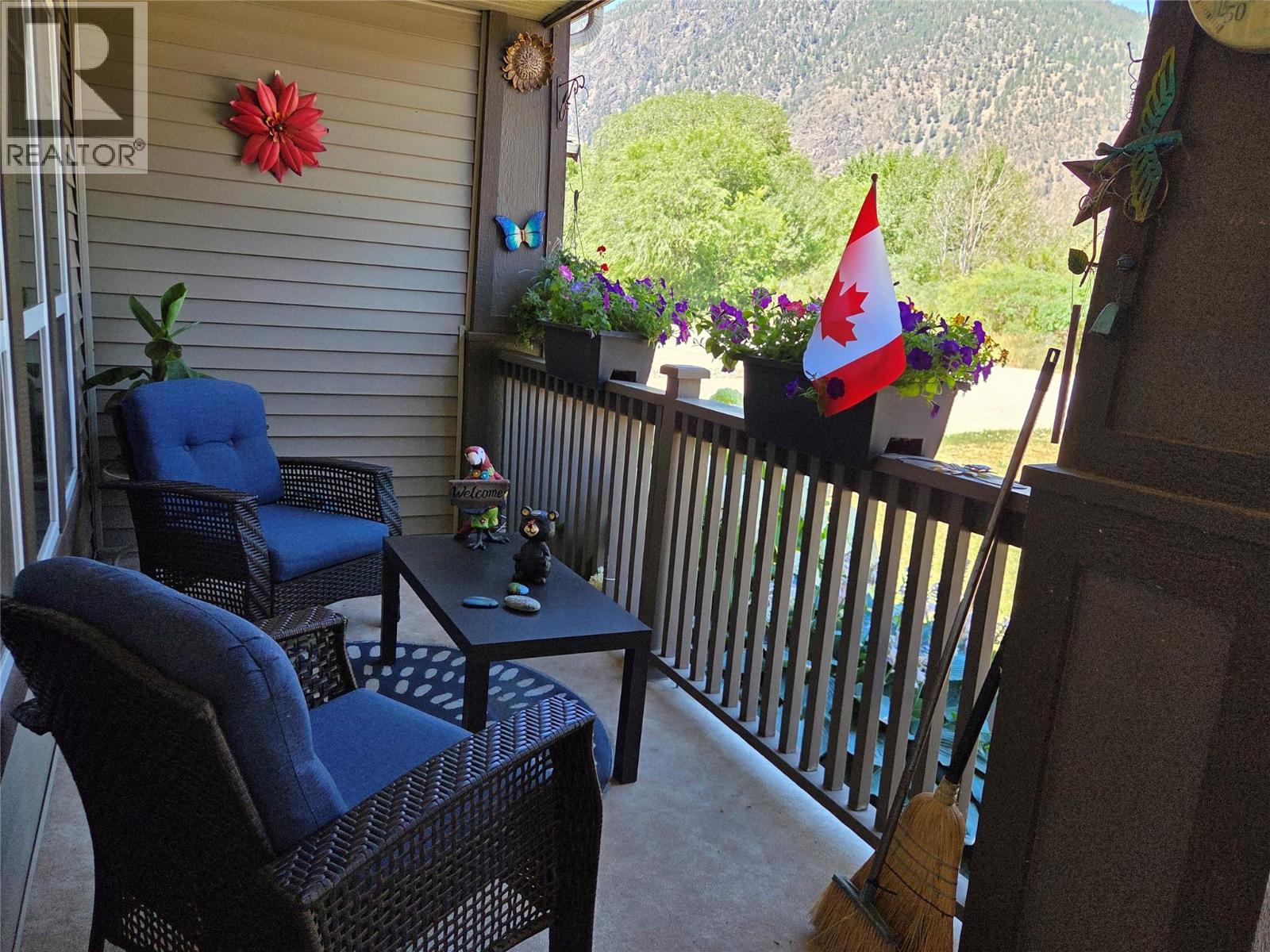 715 9th Avenue, Keremeos