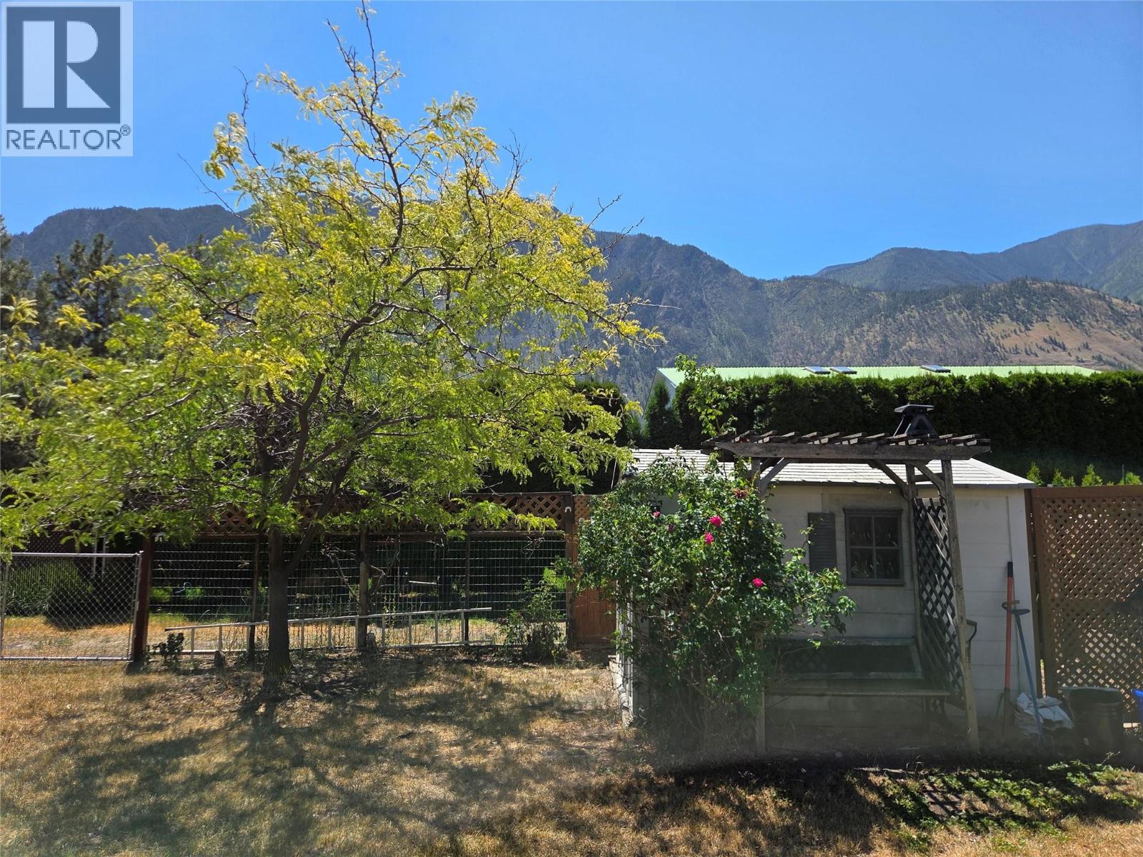 715 9th Avenue, Keremeos