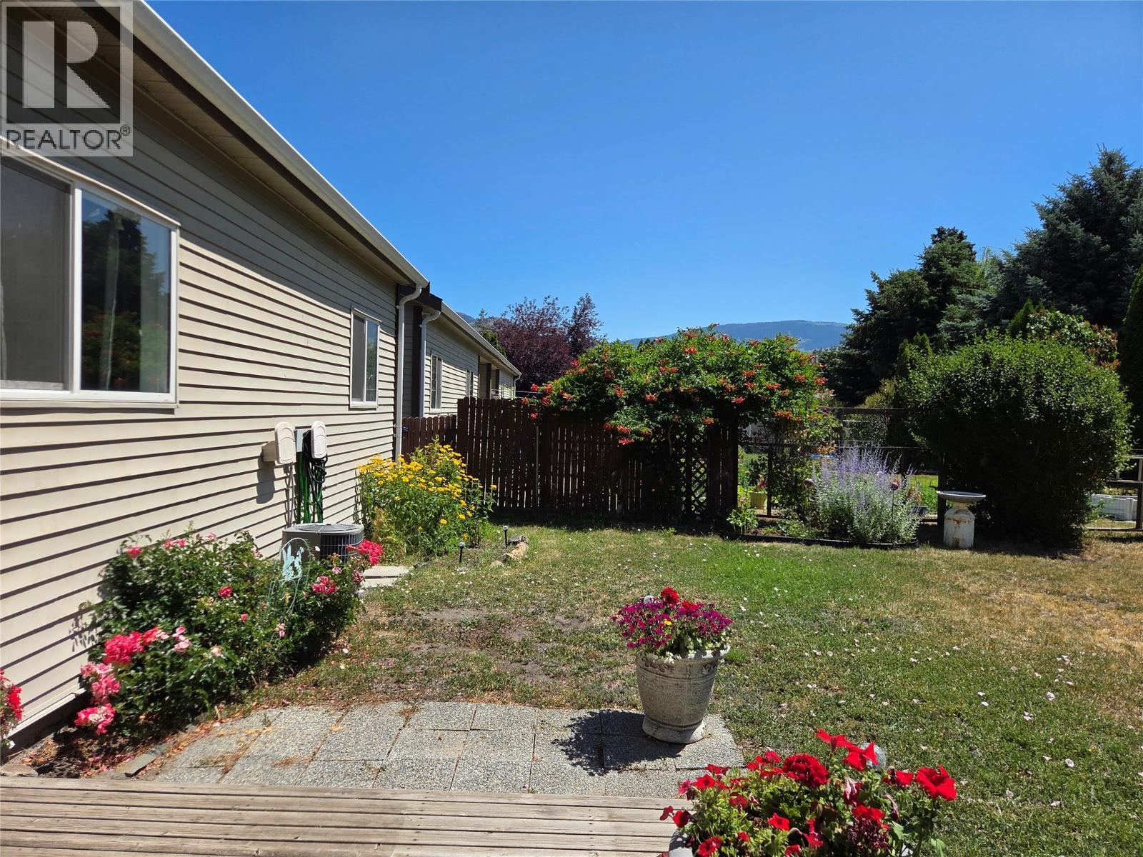 715 9th Avenue, Keremeos