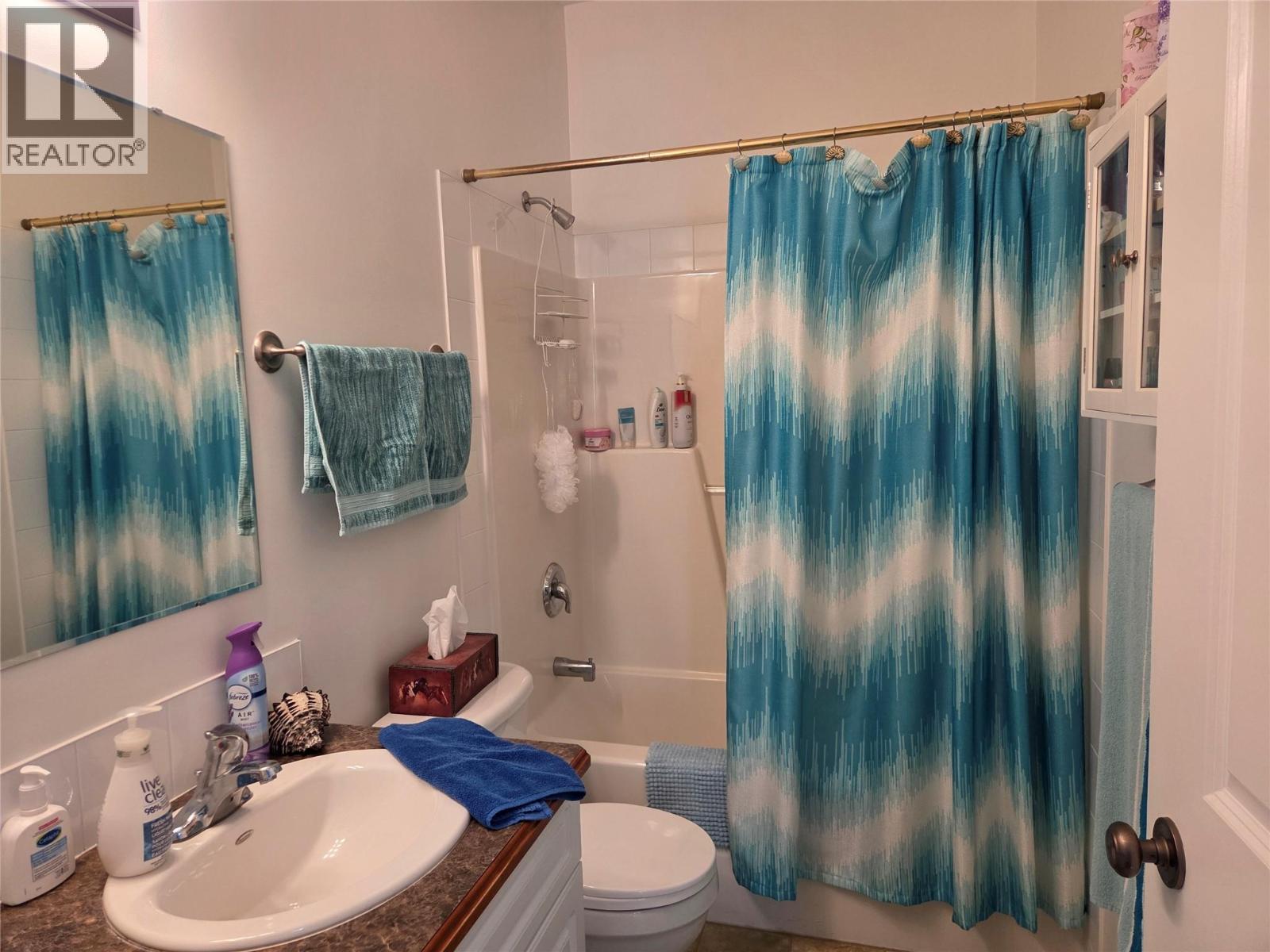 715 9th Avenue, Keremeos