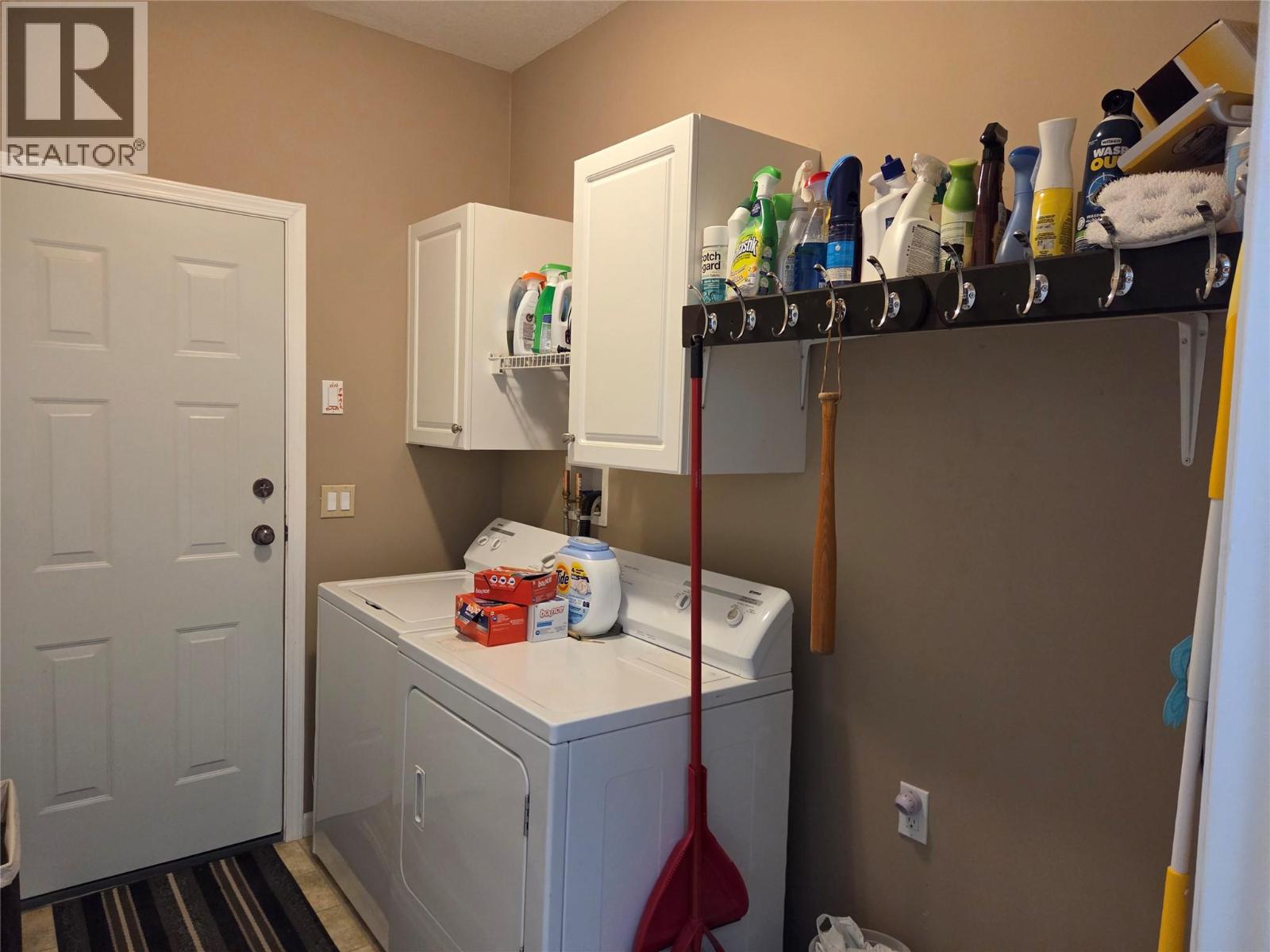 715 9th Avenue, Keremeos