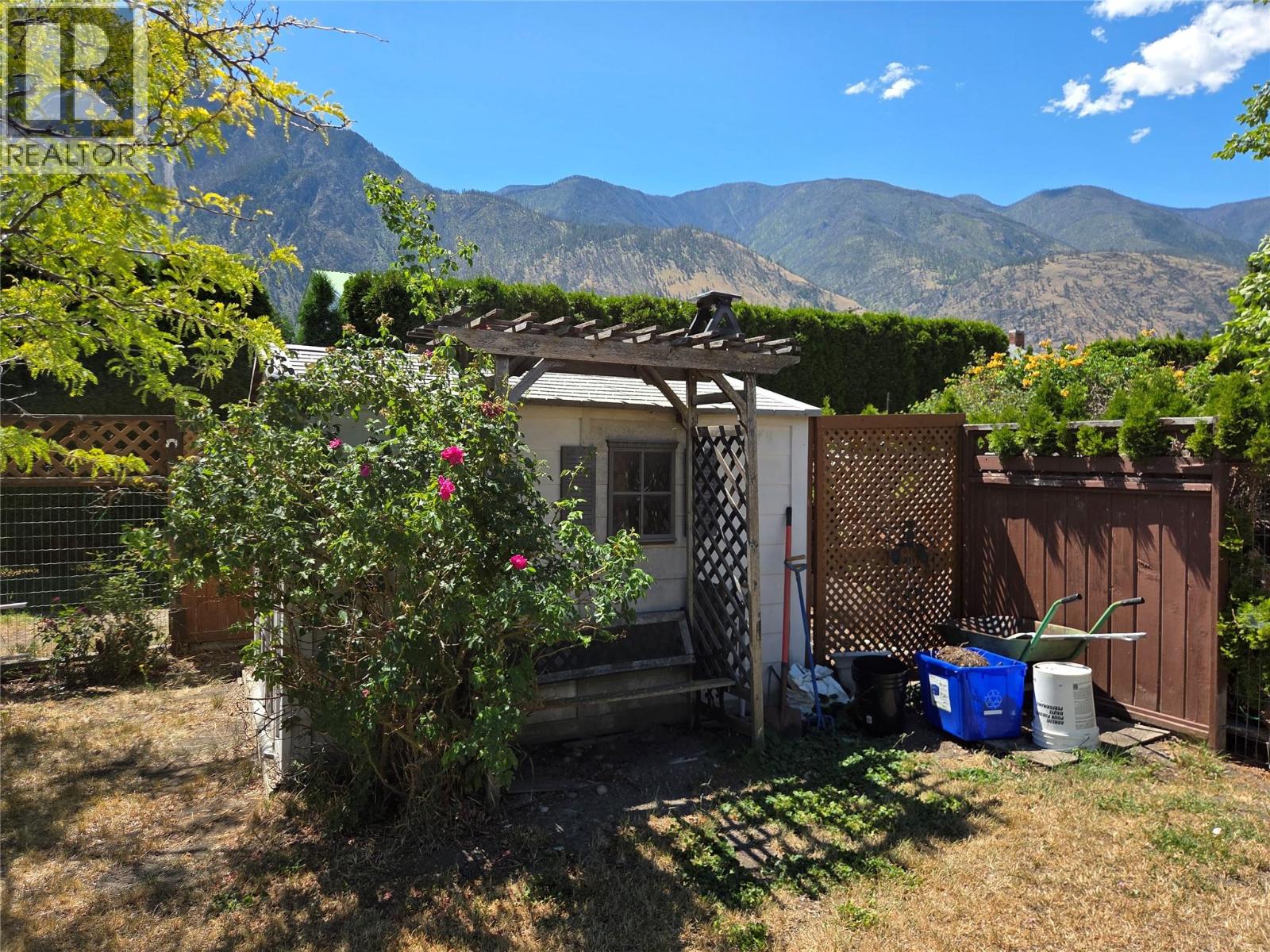 715 9th Avenue, Keremeos