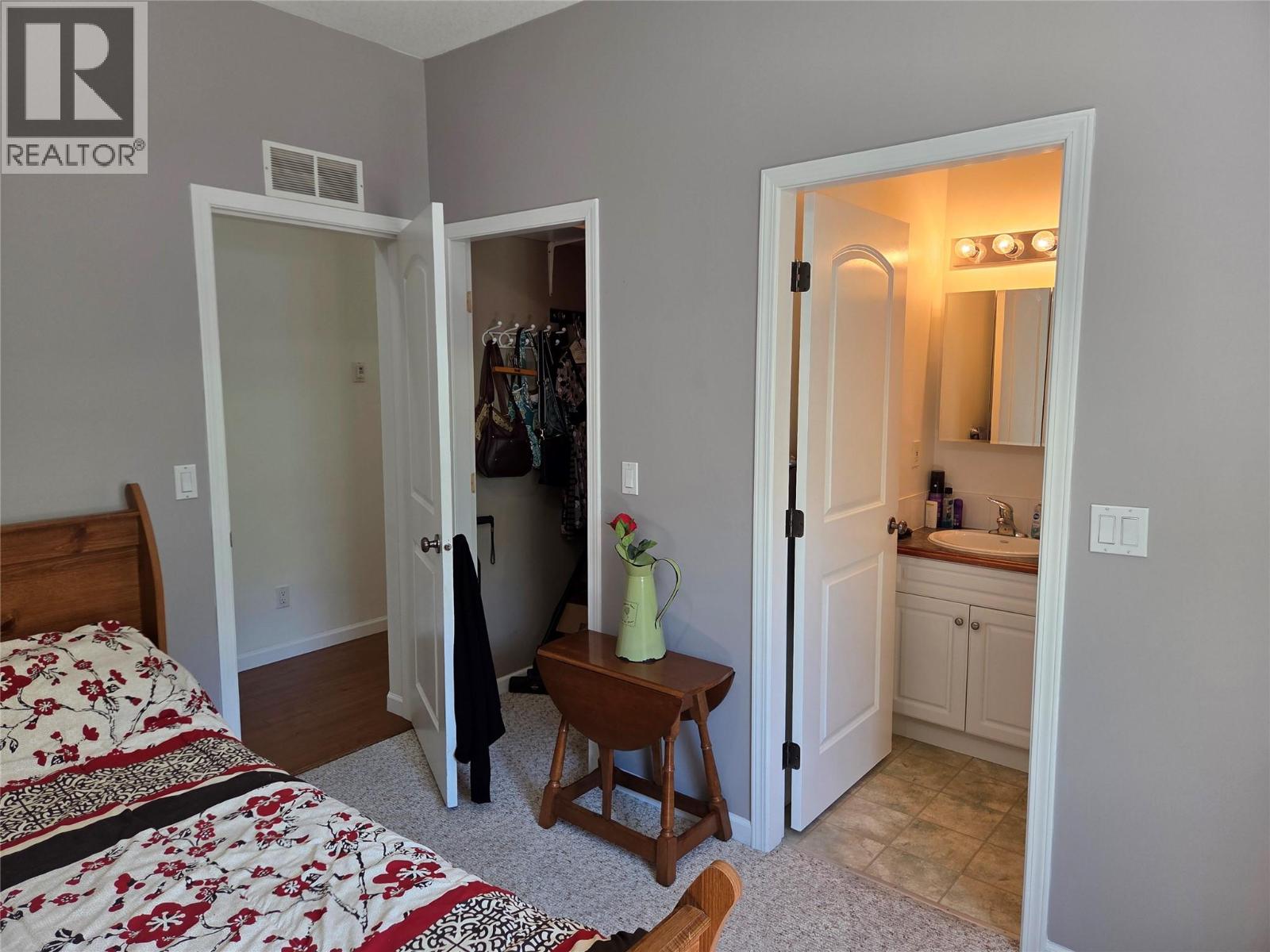 715 9th Avenue, Keremeos