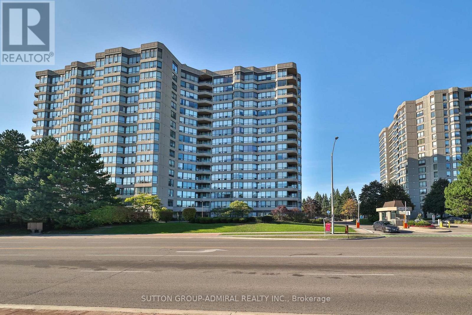 Listing photo of 1010 - 7420 BATHURST STREET