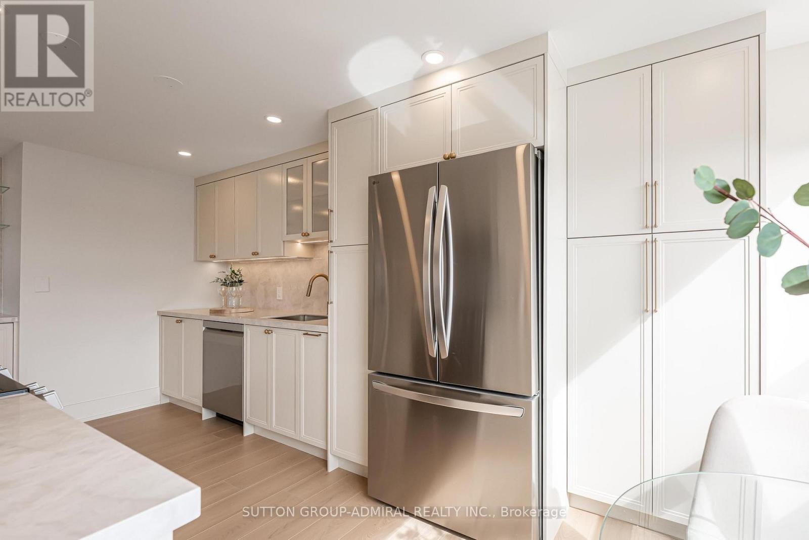 #1010 7420 BATHURST STREET - 16