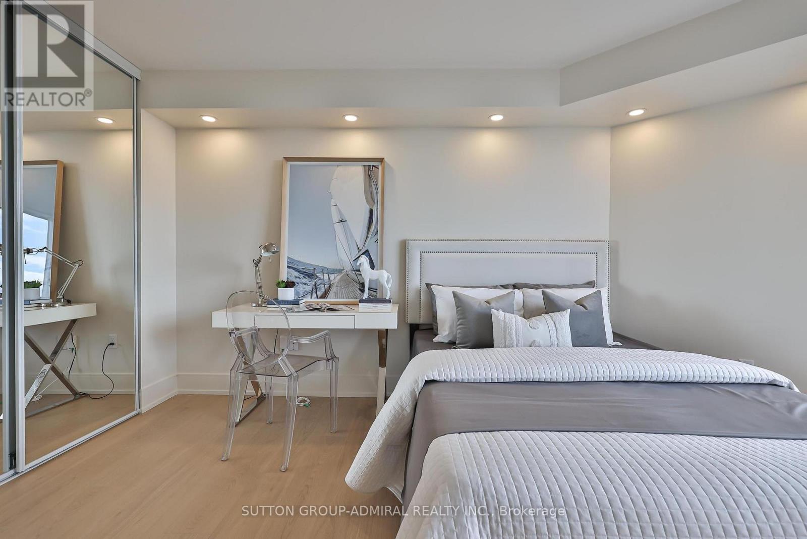 #1010 7420 BATHURST STREET - 33