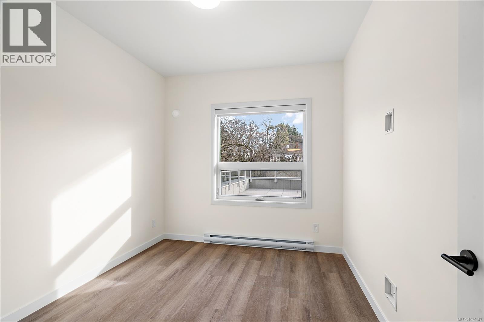 #307 1102 ESQUIMALT RD - 10