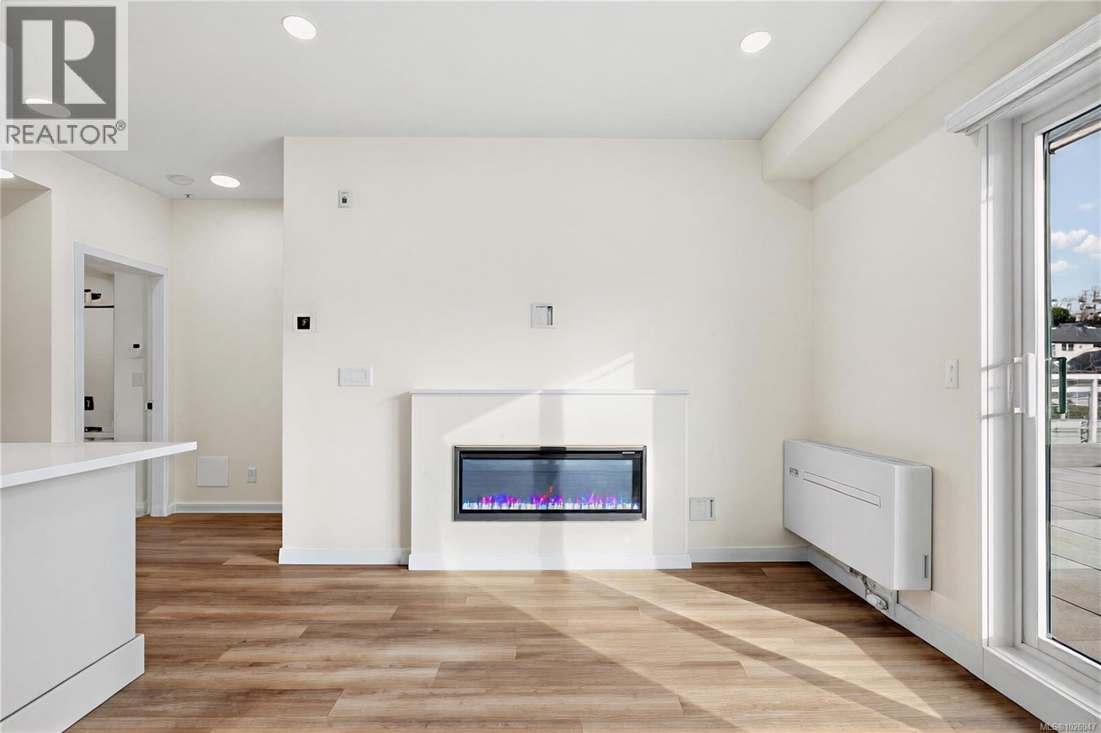 #307 1102 ESQUIMALT RD - 8